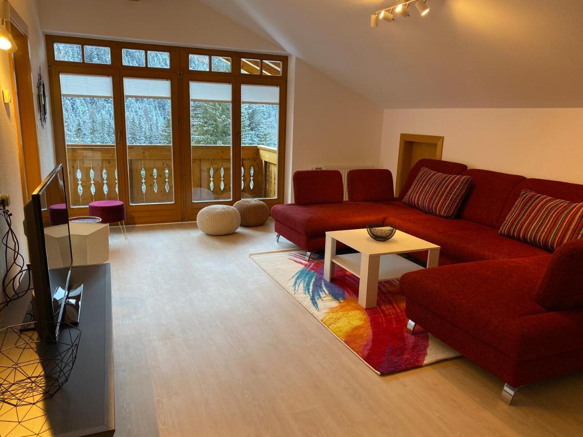 Apartments Oberhollenzer ไบรยัส ภายนอก รูปภาพ