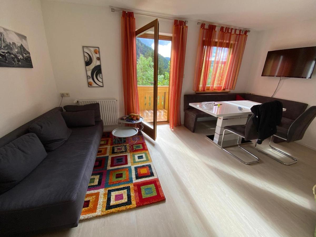 Apartments Oberhollenzer ไบรยัส ภายนอก รูปภาพ